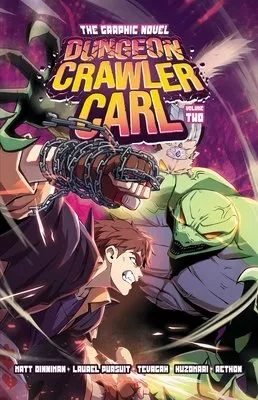 Okładka książkowego wydania webkomiksu Dungeon Crawler Carl, tom 2: Carl w fioletowo-zielonej scenie walki z umięśnionym zielonym potworem